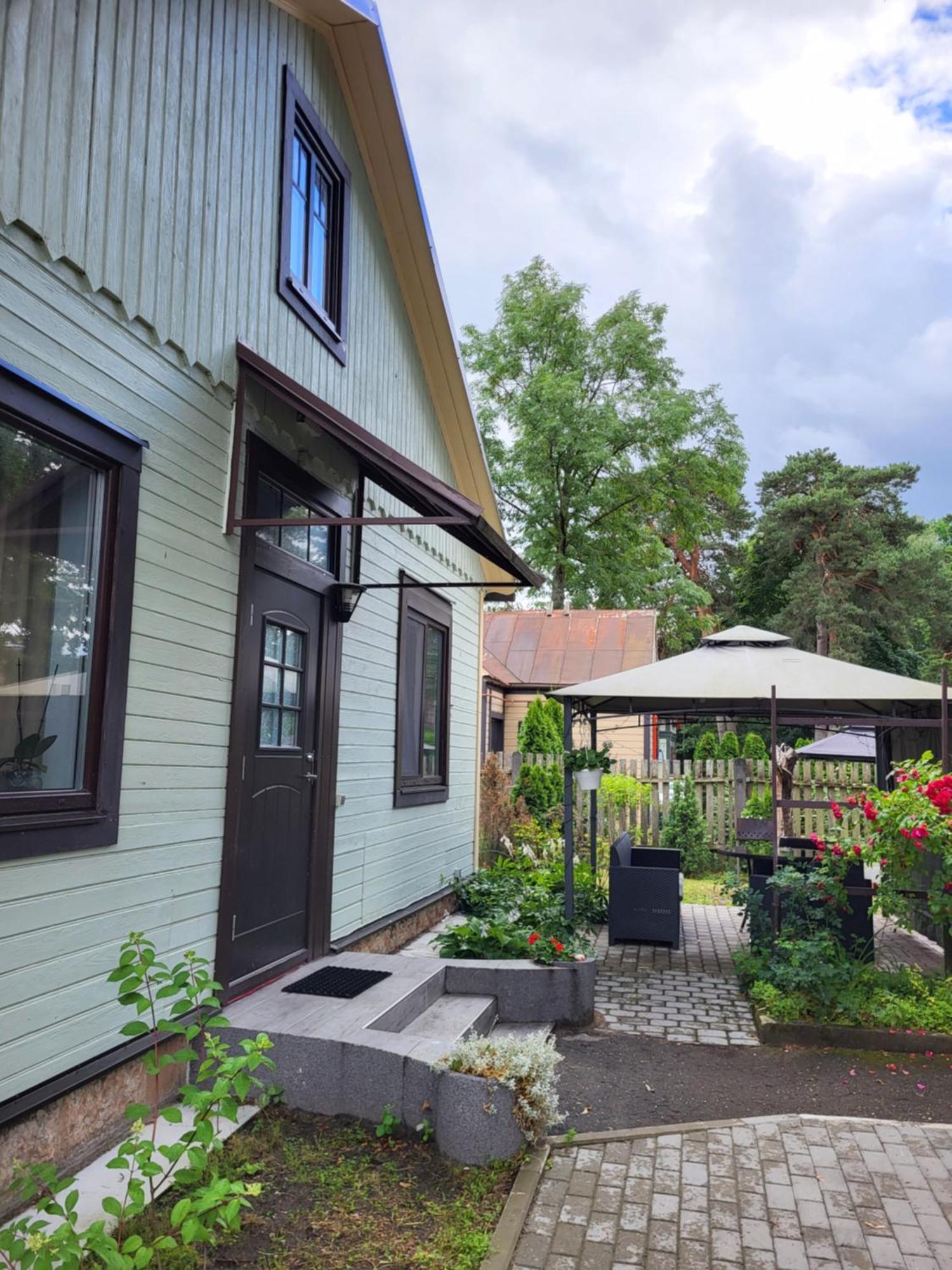 Guest House Sunny Jurmala Phòng bức ảnh